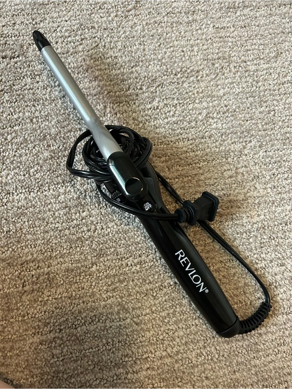 Revlon Black Handle Curling Wand with Silver Barrel